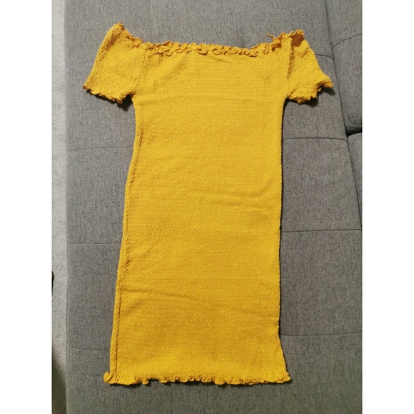 Fashion Nova dress size L in colour Mustard - Picture 1 of 3